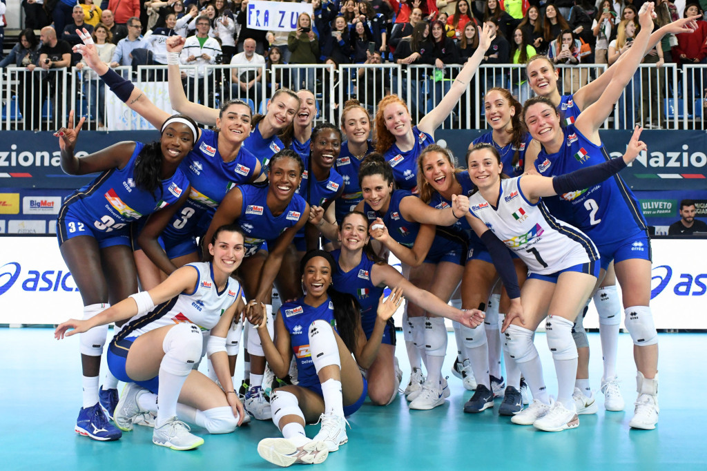 AZZURRI E AZZURRE IN CAMPO ALLA VOLLEYBALL NATIONS LEAGUE